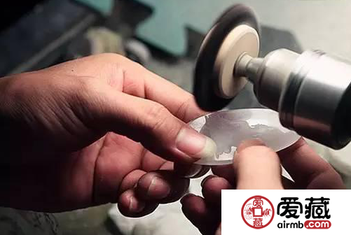 翡翠是怎么雕刻的 翡翠雕刻工艺过程图解