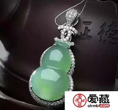 如何辨別翡翠的老坑新坑 快速鑒別翡翠技巧