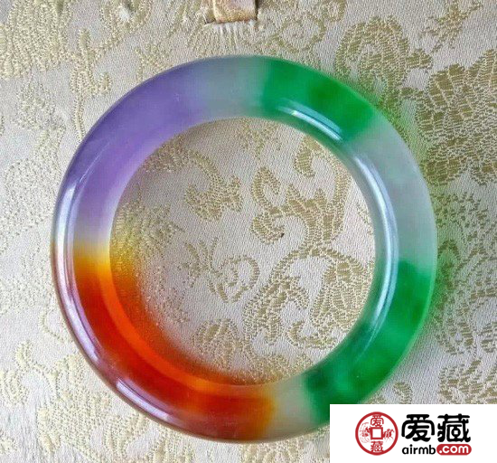 那些所谓的清代老翡翠真的是老翡翠吗 购买时要当心
