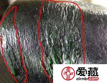 36万翡翠原石无人敢买？这些翡翠赌石技巧你知道吗？
