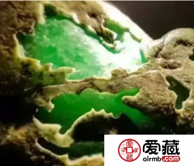 36万翡翠原石无人敢买？这些翡翠赌石技巧你知道吗？