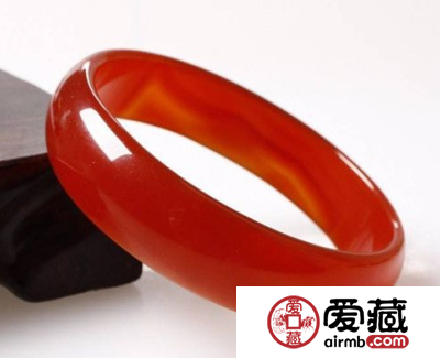 玉镯的价位 这几种玉镯的价位如何