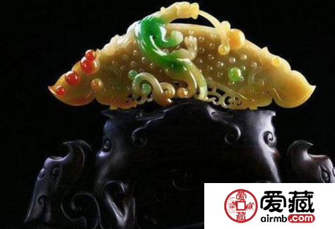 被扔掉的翡翠磚頭料也可以價(jià)值幾十萬 這是真的嗎