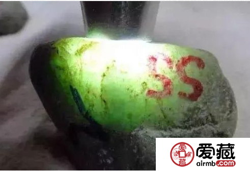 翡翠的水頭是什么意思 “幾分水”又是什么