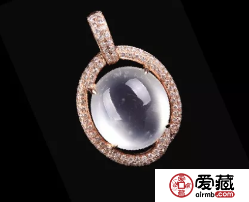 翡翠“瑩光”絕非“熒光”？一字之差，價格天差地別