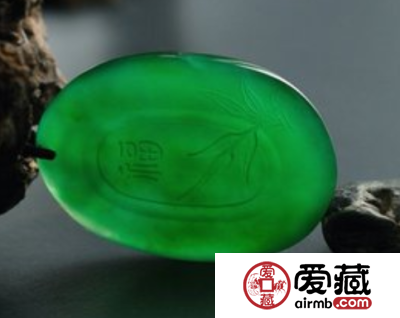 七彩云南翡翠是真的吗 价格贵不贵