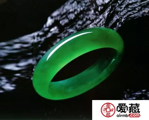 买翡翠看什么 看种？还是看色