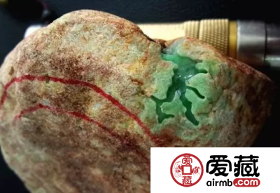 如何挑选翡翠原石 这些挑选方法值得学习