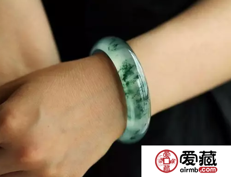 翡翠戴久了會(huì)有什么變 有變化是正常的嗎