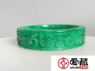 清代翡翠手镯：一个清代老翡翠手镯背后的故事