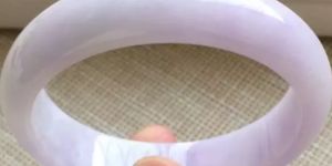 紫翡翠价格，紫色翡翠手镯价格贵不贵