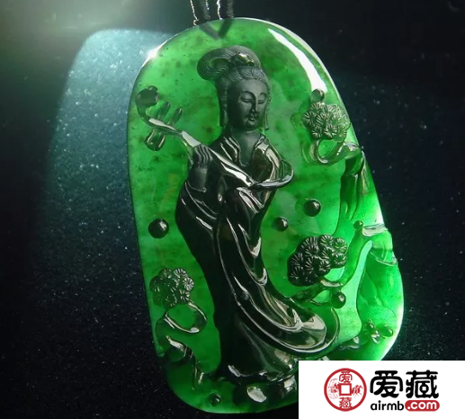 黑翡翠价格，与墨翠相似的黑色翡翠价格贵吗