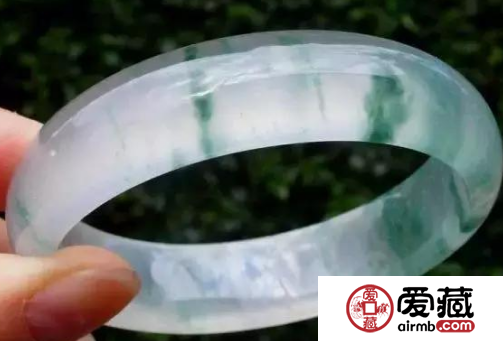 新手如何購買翡翠？這八句話千萬別再說了，不然被坑得更嚴重！