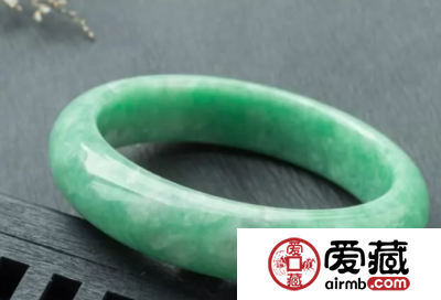 翡翠镯子有什么好处 你很有必要看看