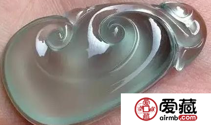 不懂翡翠的起胶与起莹，千万别轻易选购翡翠