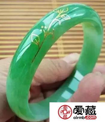 翡翠镯子有裂痕怎么办 这样修复会更好