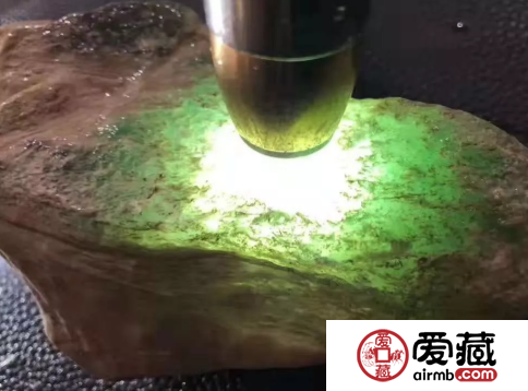 目前翡翠原石价格 翡翠原石价格走向如何