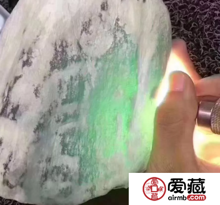 目前翡翠原石价格 翡翠原石价格走向如何