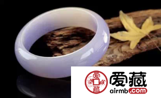翡翠镯子什么样的好 这样买手镯才不会吃亏!