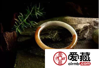 翡翠镯子什么样的好 这样买手镯才不会吃亏!