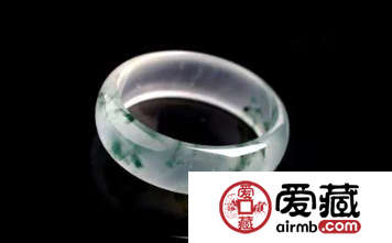翡翠镯子什么样的好 这样买手镯才不会吃亏!
