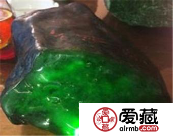 如何用手电筒看翡翠 强光手电筒要怎么打灯才是正确的