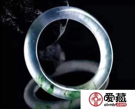 翡翠上的飘花与癣指的是什么 它们的差别是什么