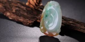 怎么鉴别翡翠是上蜡的还是浸蜡的
