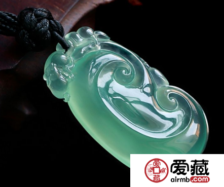 什么人适合佩戴翡翠如意 商人戴翡翠如意寓意什么