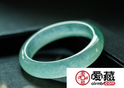 什么样的翡翠才能称得上顶级 看顶级翡翠六大标准