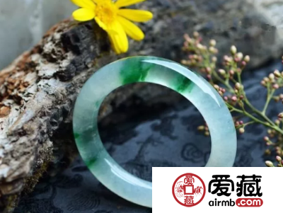 翡翠手镯价格分析：翡翠手镯的价格一般多少钱