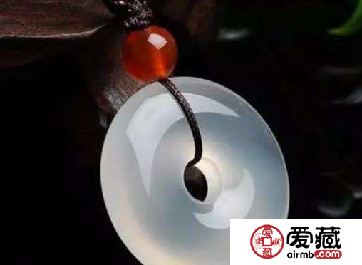 素身翡翠是什么 素身翡翠贵在哪