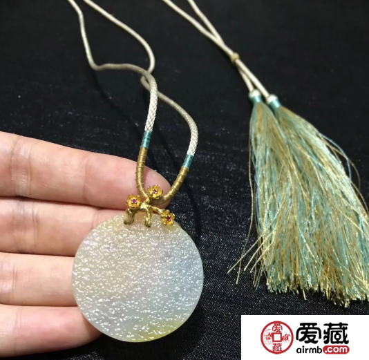 翡翠吊坠怎样配绳才好看有档次