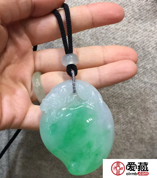 翡翠吊坠怎样配绳才好看有档次