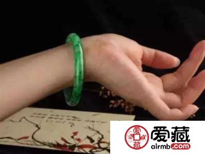 东方女子为何那么钟情于翡翠 有你不知的秘密