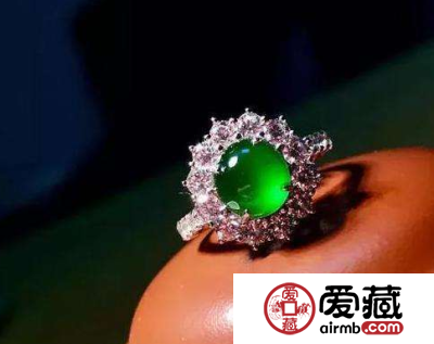 东方女子为何那么钟情于翡翠 有你不知的秘密