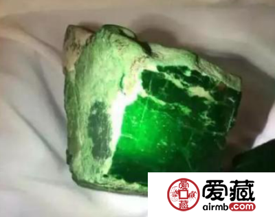 为什么投资收藏翡翠赌石会成为投资热门