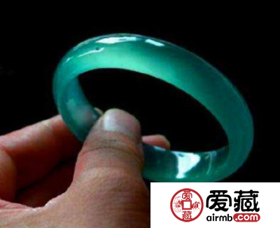 翡翠历史文化解读：翡翠的使用历史及翡翠的“五德”