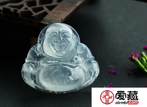 大品牌的翡翠性价比不高？选购翡翠看品牌还是看品质