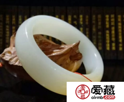 羊脂玉手镯价格 羊脂玉手镯多少钱一个
