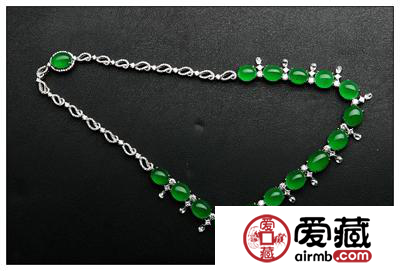 翡翠項(xiàng)鏈價(jià)格 翡翠項(xiàng)鏈價(jià)格及圖片