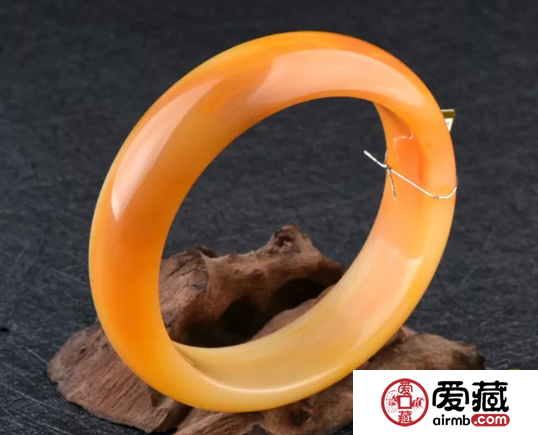 黃龍玉手鐲價(jià)格 目前黃龍玉手鐲價(jià)格走勢(shì)