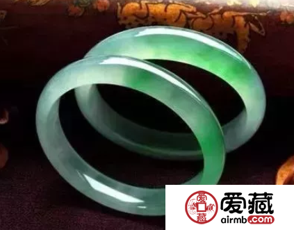 翡翠手镯价格 翡翠手镯价格对照表