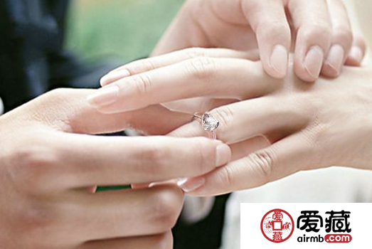 求婚戒指买多少价位的 求婚戒指价格及图片