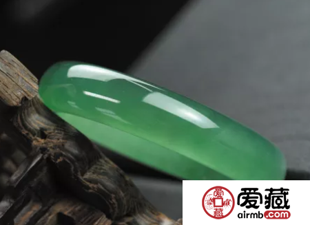 翡翠贵还是玉贵 哪一个更具有价值