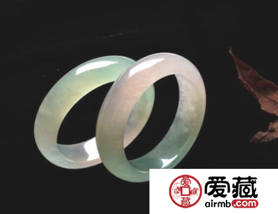 翡翠镯子有裂纹会断吗 裂纹可以修复吗