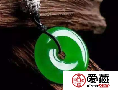 翡翠和碧玉价格的区别 哪个更有价值