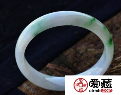 冰油青种翡翠手镯价格及图片欣赏