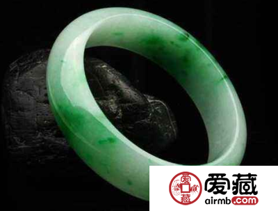 冰油青种翡翠手镯价格及图片欣赏