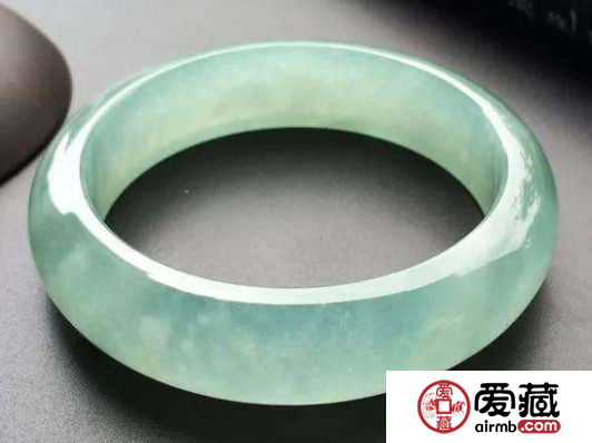 極品翡翠手鐲價(jià)格 最貴的幾款翡翠手鐲介紹